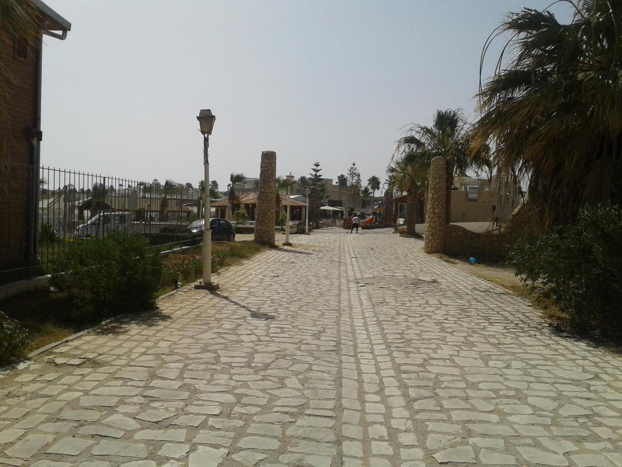Duplex Pied Dans L'Eau Avec Magnifique Vue Sur Mer Monastir Esterno foto